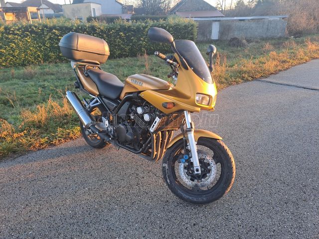 Eladó használt YAMAHA FZS 600 FAZER 2001 Használtautó hu