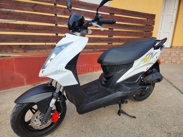 Eladó használt KYMCO AGILITY 50 RS naked 2T 2014 4 Fehér színű