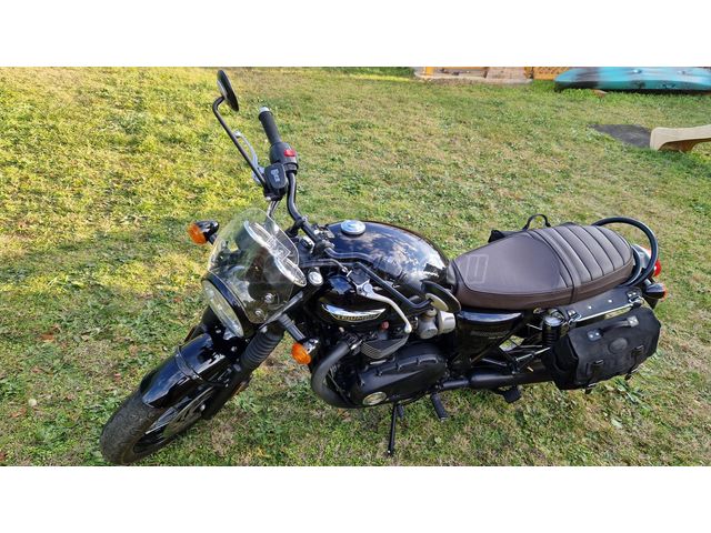 Elad Haszn Lt Triumph Bonneville Black T Fekete Sz N