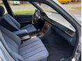 MERCEDES-BENZ E-OSZTÁLY 1986/12 - 18