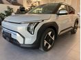 KIA EV3 81,4kWh Earth Plus DWP CSOMAG. TÖBBFÉLE CSOMAGGAL ÉS SZÍNBEN KÉSZLETEN! KIZÁRÓLAG NÁLUNK!