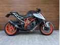 KTM 1290 SUPER DUKE R Akrapovic.Szervizkönyv. Garantált kilométer