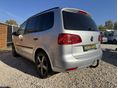 VOLKSWAGEN TOURAN 2015/4 - 5