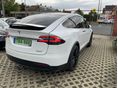 TESLA MODEL X 2019/10 - 5