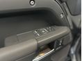 LAND ROVER DEFENDER 2025/10 - 16