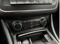 MERCEDES-BENZ A 200 2013/6 - 9