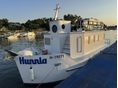 HOUSEBOAT 