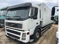VOLVO FM 9 Hűtős dobozos emelőhátfalas