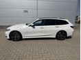 BMW 330 2025/1 - 3