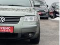 VOLKSWAGEN PASSAT 2004/6 - 9