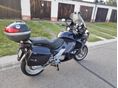 jobb oldalnézet kofferekkel