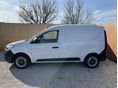 RENAULT EXPRESS 2022/6 - 8