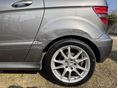 MERCEDES-BENZ B 200 2011/3 - 5