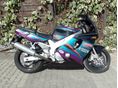 YAMAHA FZR 600 