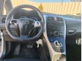TOYOTA AURIS 2012/3 - 9