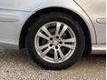 MERCEDES-BENZ E-OSZTÁLY 2009/3 - 27