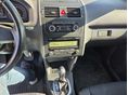 VOLKSWAGEN TOURAN 2010/6 - 9