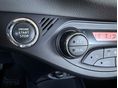 TOYOTA YARIS 2015/11 - 24