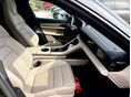 PORSCHE TAYCAN 2023 - 12