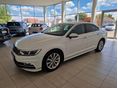 VOLKSWAGEN PASSAT VIII 2.0 TDI BMT SCR Highline DSG7 !!! R-LINE !!! MAGYARORSZÁGI !!!