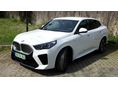 BMW IX2 eDrive 20 64,8kWh M-sport csomag. Gyári garancia. Sérülésmentes