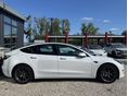 TESLA MODEL 3 2022/12 - 4
