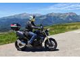 SUZUKI GSR 750 