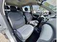 TOYOTA YARIS 2000/12 - 8