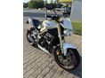 TRIUMPH STREET TRIPLE 675 