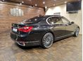 BMW 750 2017/10 - 6