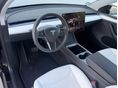 TESLA MODEL Y 2023/9 - 10