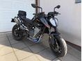 KTM 890 DUKE AKRAPOVIC