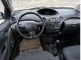 TOYOTA YARIS 2004/4 - 9