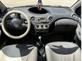 TOYOTA YARIS 2005/11 - 8