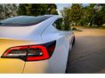 TESLA MODEL 3 2020/12 - 8