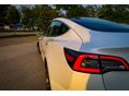 TESLA MODEL 3 2020/12 - 9