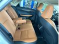 ISOFIX RENDSZER - OSZTOTTAN DÖNTHETŐ HÁTSÓ ÜLÉSEK - KÖZÉPSŐ KARTÁMASZ POHÁRTARTÓVAL