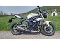 TRIUMPH STREET TRIPLE 675 