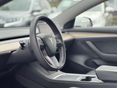 TESLA MODEL 3 2022/2 - 10