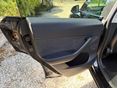 TESLA MODEL Y 2022/3 - 27