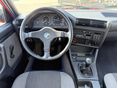 BMW 318 1990/10 - 10