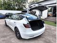 TESLA MODEL 3 2020/12 - 7