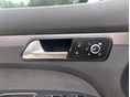 VOLKSWAGEN TOURAN 2011/6 - 16