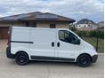 RENAULT TRAFIC 2011/12 - 6