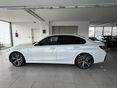 BMW 330 2024/10 - 5