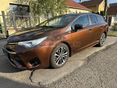 TOYOTA AVENSIS Touring Sports 2.0 D-4D Executive FACELIFT.VÉGIG VEZETETT SZERVIZKÖNYV.LED.NAVI.RADAR.MONITOR.KAMERA.ÜLÉS FŰTÉS.AL
