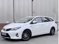TOYOTA AURIS Touring Sports 1.8 HSD Lounge (Automata) Szervizkönyves ! Ülésfűtésel ! Magától Beparkol !