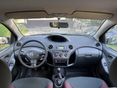 TOYOTA YARIS 2005/12 - 8