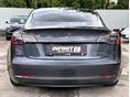 TESLA MODEL 3 2023/2 - 5