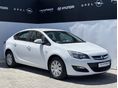 OPEL ASTRA J Sedan 1.6 Selection magyarországi / 151e km / megkímélt állapot / 1 év garancia